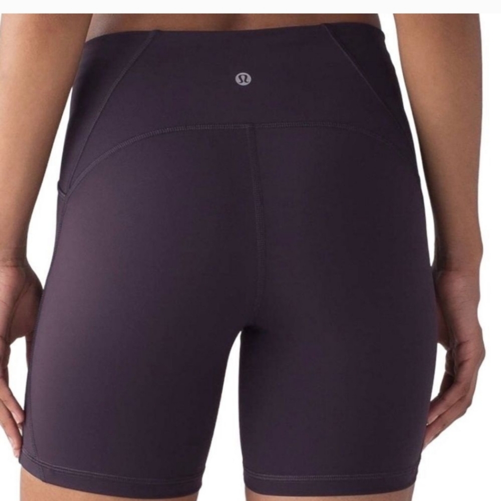 Lululemon Train Times Biker Shorts (6") Size 8 - Picture 3 of 10